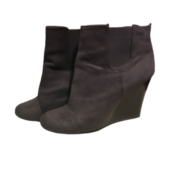 Old navy brown wedge booties - Picture 3 of 5